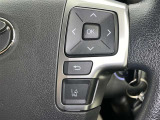 ステアリングスイッチ付き。前方から目を離すことなく操作することが可能です。
