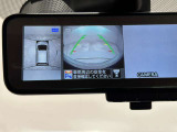 アラウンドビューモニター付きミラー、周囲の状況が映るので車庫入れや狭い場所も安心