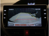 バックモニターで狭い場所や車庫入れもスイスイ、ラクラク! ですが、目視は忘れずにお願いします!