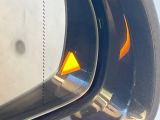 ●ブラインドアシストセンサー:視角からの車を感知し、ドライバーが車線変更を行う際に、警告音と共に注意を促してくれる安全支援機能です!