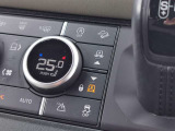 【電子制御エアサスペンション】ドライブモードを選択するとモードにあった車高になりお客様の負担を軽減致します。オプション内にアダプティブダイナミクスも含まれます。
