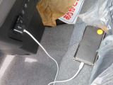 USB電源ソケットでスマホの充電が可能です。長旅での充電不足の心配も不要です。快適なドライブが期待できます。