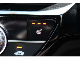 運転席と助手席に温度調整があるシートヒーターを装備しております。寒い朝はクルマに乗り込んですぐにシートヒーターを作動させれば温かさが広がり快適なドライブが始まります。