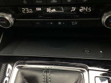 Qi規格に対応したスマートフォンなどを置くだけで充電出来る、ワイヤレス充電Qi搭載!