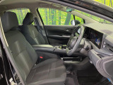 運転席シート廻りは使用感も少なく、良好な状態となっています。前オーナー様が丁寧に使っていたことがよくわかりますね。