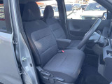 適度なホールド感と快適な座り心地の運転席シートまわり!