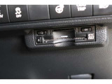 高速道路の利用時に便利なETC。料金所での停車や小銭を探す手間がなくなり快適です♪見た目もすっきりとしたビルトインタイプを装備しています。
