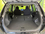 後席を格納すると、これだけの広さが!シーンに合わせたシートアレンジで、大きな荷物も積むことが出来ます♪