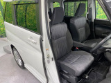 運転席シート廻りは使用感も少なく、良好な状態となっています。丁寧に使われていたことがよくわかりますね。