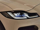 【LEDヘッドライト】フロントフェイスを際立たせるLEDヘッドランプです。