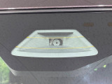 【スズキ セーフティサポート】走行中に前方の車両等を認識し、衝突しそうな時は警報とブレーキで衝突回避と被害軽減をアシスト。より安全にドライブをお楽しみいただけます。