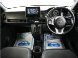 運転にかかわる様々な操作を安全に行えるように視点移動が少なく、操作性に配慮されたスイッチ類が凝縮されたコクピットです。