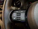 【ステアリングリモコン】ステアリングにオーディオ調節可能なスイッチが装備されていますので運転中でも視線をそらさずにオーディオの調節が可能です!