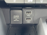 NAVI接続用USB接続口充電用USB接続口