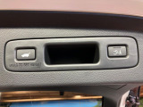 【パワーバックドア】スマートキーや運転席のボタンを押すだけでリアゲートが自動で開閉します!荷物を持っている時や、高い位置にあるバックドアを閉める際に便利な機能です♪