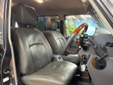 運転席シート廻りは使用感も少なく、良好な状態となっています。丁寧に使われていたことがよくわかりますね。