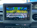 バックでの駐車が苦手な方や運転にあまり自信のない方でも後方の視界をしっかりサポート。安心して車庫入れが出来るバックカメラを装備しています!