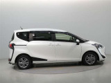 両側パワースライドドア付きだから、狭い駐車スペースなどでの 乗り降りラクラク!小さなお子さまのいるご家庭には嬉しい装備。