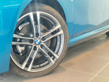 BMW純正アロイホイールはモデルやパッケージに合わせてデザインされています。洗練されたデザインで、足元の個性を引き立てます。