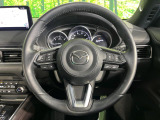 【ステアリングヒーター】冬場に冷たくなりやすい革巻きステアリングを、スイッチ一つで素早く適温に!エアコンよりも早く温まってくれるので、寒い日の運転も快適になりますね♪