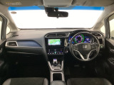 【前方視界】開放的な前方視界!運転がしやすく疲れにくいです♪窓が大きく、見通しがとっても良いおクルマですよ♪