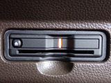 ■【ETC車載器】が装備されています。セットアップをしてお渡しとなり、ETCカードを差し込むだけで高速道路の利用が可能です。