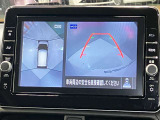 【アラウンドビューモニター】車を上から見下ろしているかのような映像で周囲の状況がひと目で確認、狭い駐車場に駐車するときも安心です♪