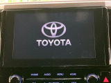 【純正9型ナビ】人気の純正ナビを装備しております。ナビの使いやすさはもちろん、オーディオ機能も充実!キャンプや旅行はもちろん、通勤や買い物など普段のドライブも楽しくなるはず♪