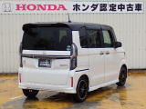 ◆リアは【プライバシーガラス】となっております。プライバシーの確保と見た目の良さはもちろんの事、太陽光を防ぐのでエアコンの効きも良くなります。エアコンの効きが良くなるので、燃費の向上にもつながります。