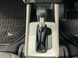 オートマチックシフトレバーは、手になじみ操作しやすい形状で安全運転にもつながります♪