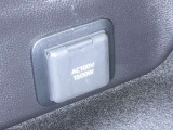非常時やキャンプなどに役立つAC100Vコンセント付きです。これなら車中泊も出来てしまいますね!