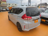左後ろからの画像です!日々お買い得車両続々入庫しております!