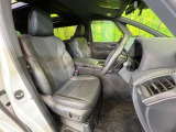【運転席10WAYパワーシート】リクライニングからシートリフターまで、スイッチ一つで簡単にシートの微調整が可能!自分に最適なシートポジションにセットして、快適なドライブをお楽しみください。