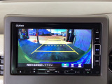 後方確認はバックカメラにお任せ♪後退時に便利で、駐車が楽になります♪
