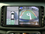 自車を真上から見下ろすように映し出すので周囲の状況が分かるアラウンドビューモニター搭載。フロントカメラとしても使用できます。車庫入れなど苦手な人の頼りになる助っ人です。