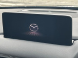 【メーカー純正ナビ】インテリアに溶け込むスタイリッシュな「専用設計」メーカーナビを装備♪視認性や操作性など基本性能にも優れ、より上質なカーライフをお楽しみいただけます。