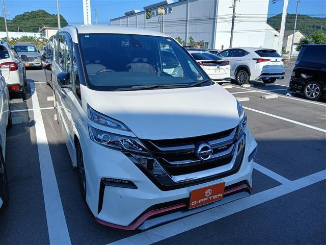 セレナ 2.0 NISMO 禁煙車 純正9インチナビ 全周囲カメラ