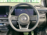 インテリアに合わせたデザインのステアリングは、運転される方のことも考え、運転しやすい形状、大きさです。是非一度、実際に触ってお確かめください。