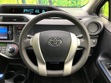 インテリアに合わせたデザインのステアリングは、運転される方のことも考え、運転しやすい形状、大きさです。是非一度、実際に触ってお確かめください。