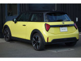 【MINI NEXT 認定中古車】安心の保証プログラムや延長保証など、MINI NEXT車両をご購入いただいたオーナーの皆様に、より快適なMINIライフを楽しんでいただくためのユニークなサービスをご用意しております。