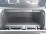 運転席前収納