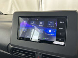ブルートゥースに接続することにより、スマホに入ったお気に入りの音楽を車内で楽しむことができます♪あると本当に便利な機能になっています!