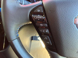ステアリングスイッチ付きのハンドル!運転に支障をきたすことなくナビ操作が可能です!!