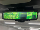 【スマートリヤビューミラー】後席の大きな荷物や同乗者で後方が確認しづらい時でも安心!カメラが撮影した車両後方の映像をルームミラー内に表示。クリアな視界で状況の確認が可能です!