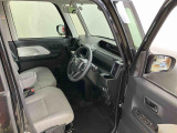 たとえばダイハツのお店にある、たくさんのスマアシ搭載車は、正常に作動する事をしっかり確認します。
