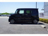 Honda SENSINGとは衝突を予測してブレーキをかけたり、前のクルマとちょうどいい距離でついていったりできる多彩な安心、快適機能を搭載した先進の安全運転支援システムです。