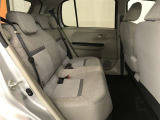 ゆとりある広々とした車内空間は、ドライブを始め買い物やレジャーなど、幅広く活躍します。一人でもみんなとでもお出かけを楽しみましょう!