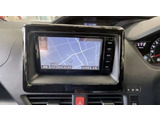 ナビは純正品。フルセグテレビ・CD・DVD・Bluetooth・SDオーディオ対応。