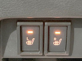 【シートヒーター】寒い日に重宝するシートヒーター!エアコンより早く温まってくれるので寒がりの人も安心ですね♪エアコンの温風は乾燥するから苦手、という方にもをおすすめです。