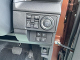電子カードキーを携帯していれば、ブレーキを踏みながらボタンを押すだけでエンジンの始動が手軽に♪